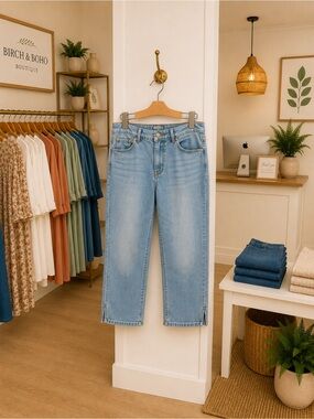 Levi’s Classic Capri Jeans Size 8 Light Wash Stretch Denim Cropped Preloved